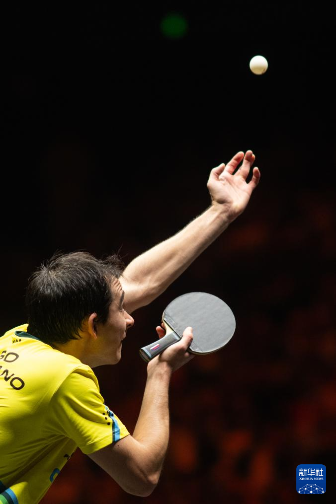 观众们高声 观众们高声